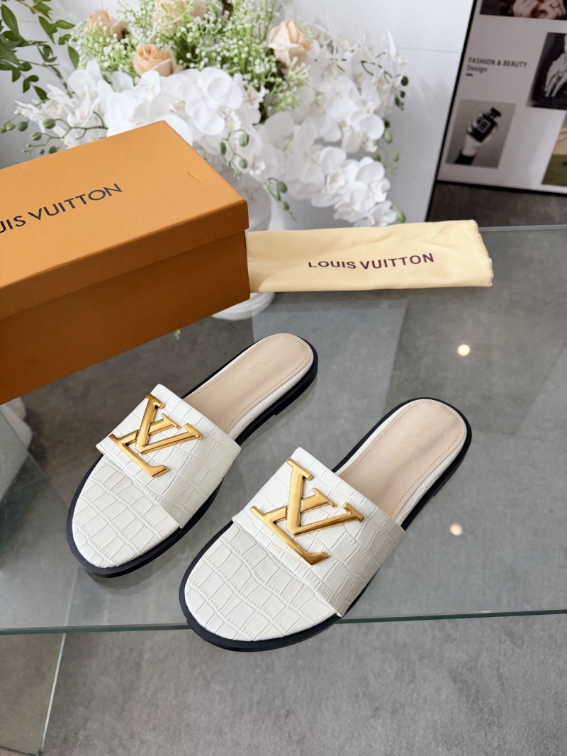 l0vis Vvtt0n slippers